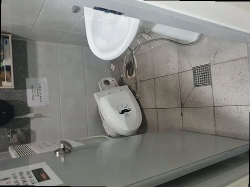 용산구 이촌2동 하수구막힘 배수구 세척 후 거름망과 주변을 정리한 상태